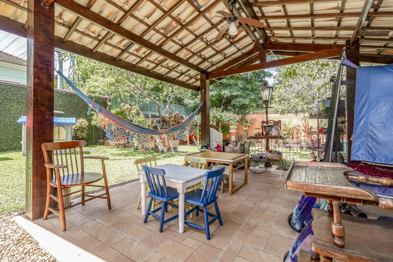Casa com ares de campo em localização tranquila - Imagem 3