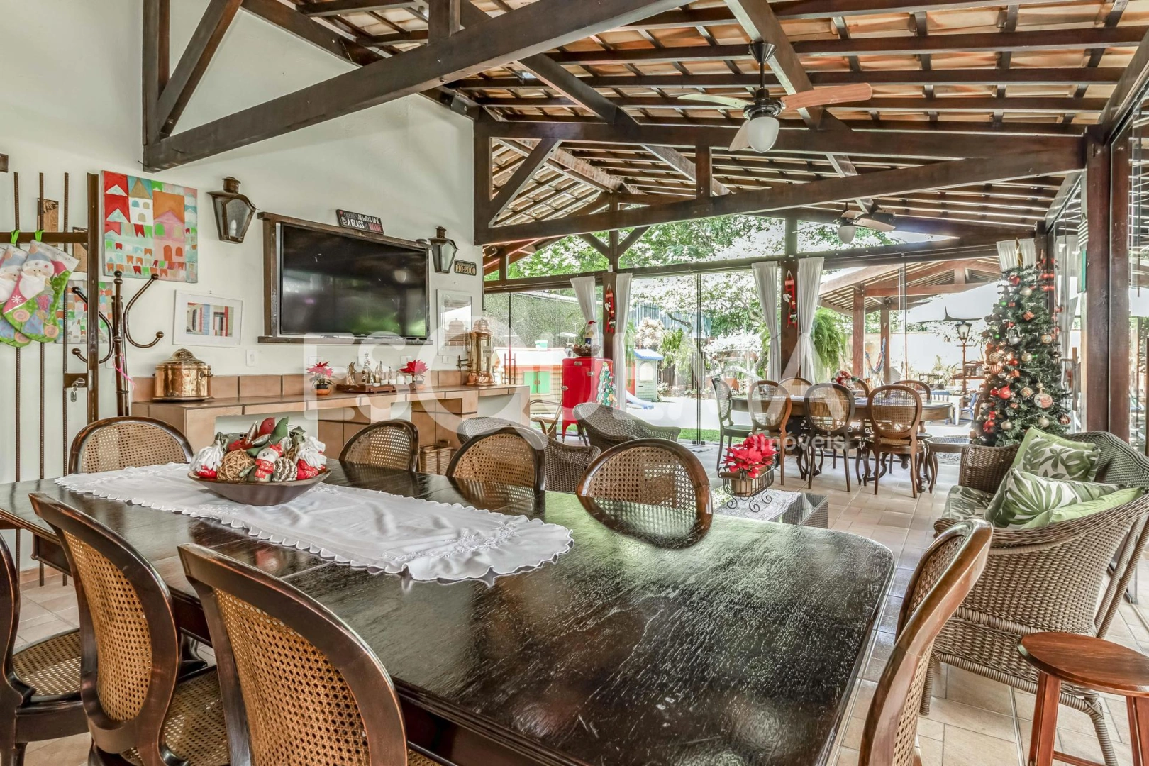 Casa com ares de campo em localização tranquila - Imagem 7