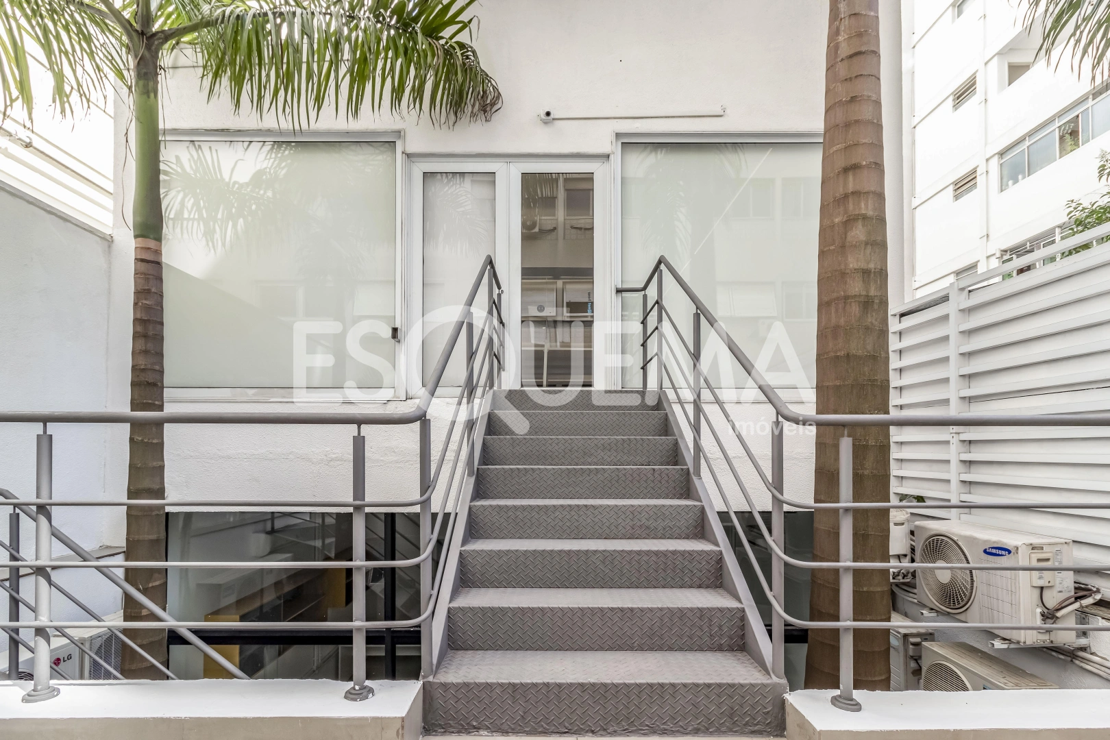 Casa comercial com rooftop - Imagem 2