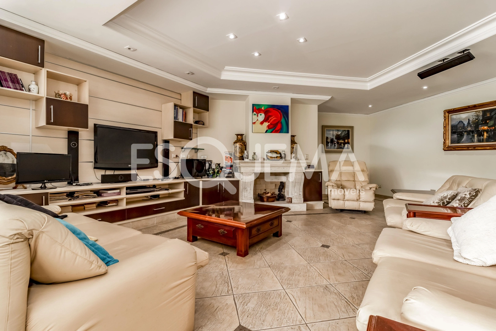 Casa com quadra de tênis em rua fechada - Imagem 8