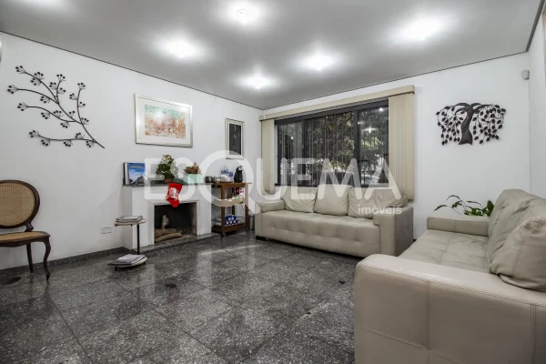 Sobrado comercial em localização privilegiada