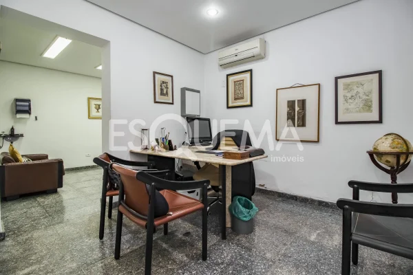 Sobrado comercial em localização privilegiada