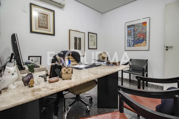 Sobrado comercial em localização privilegiada