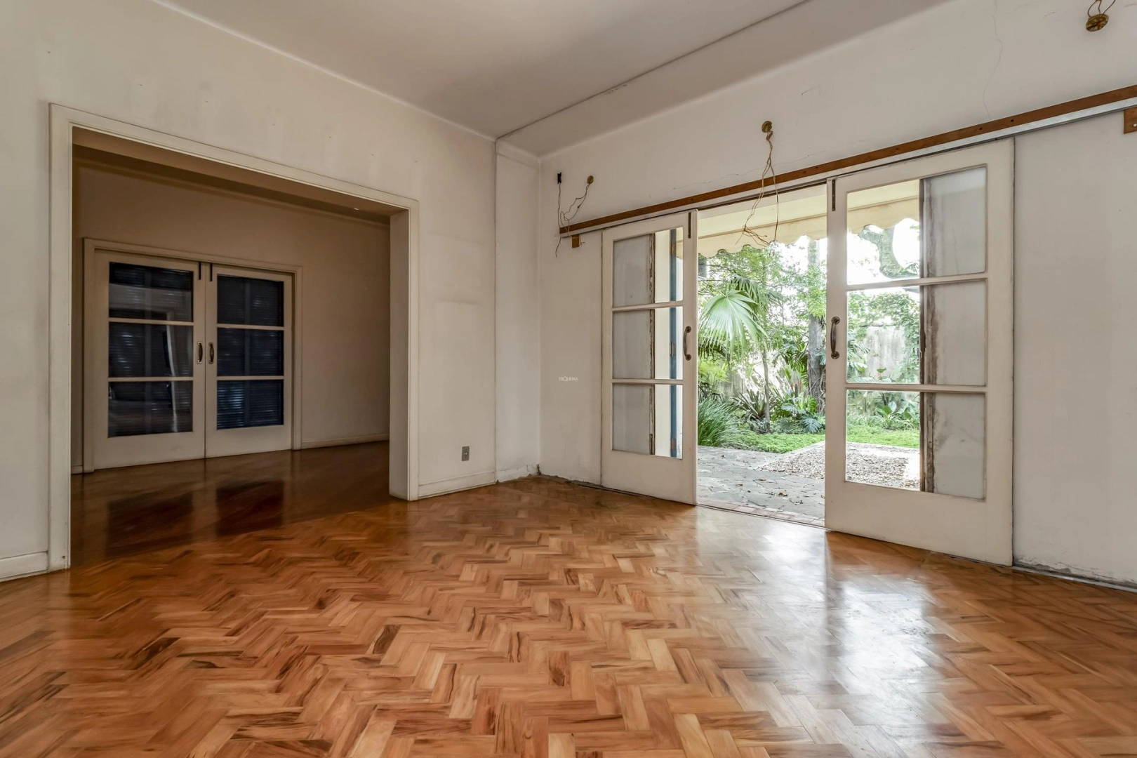 Casa em localização arborizada - Imagem 14