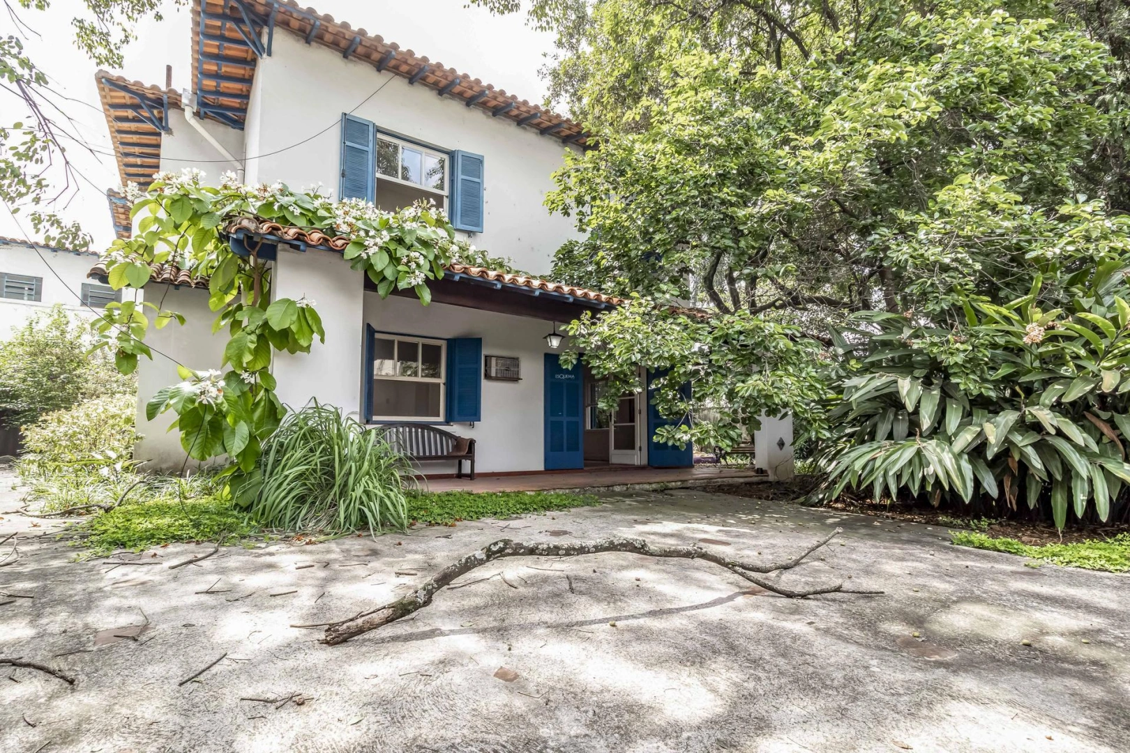 Casa em localização arborizada - Imagem 3