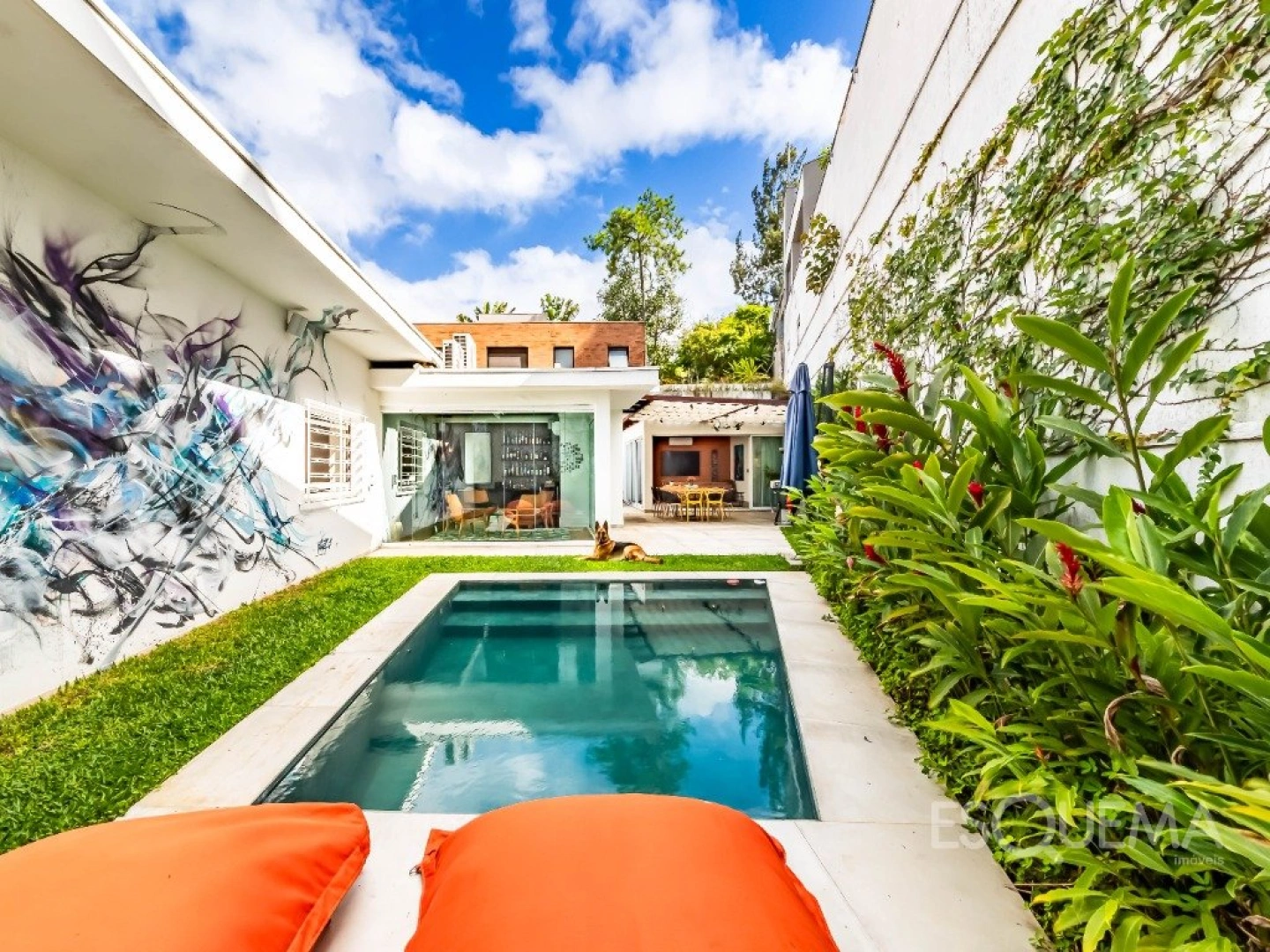 Casa semi térrea com jardim e espaço gourmet - Imagem 1
