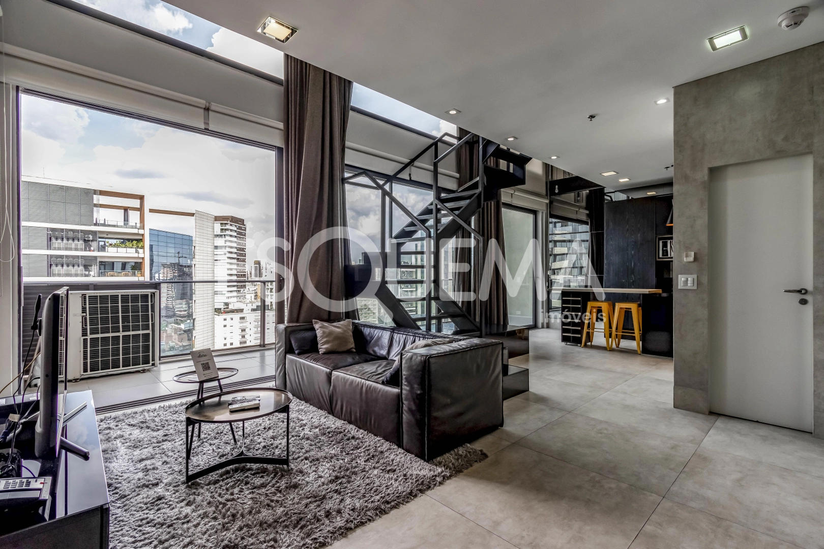 Flat em localização cobiçada - Imagem 1