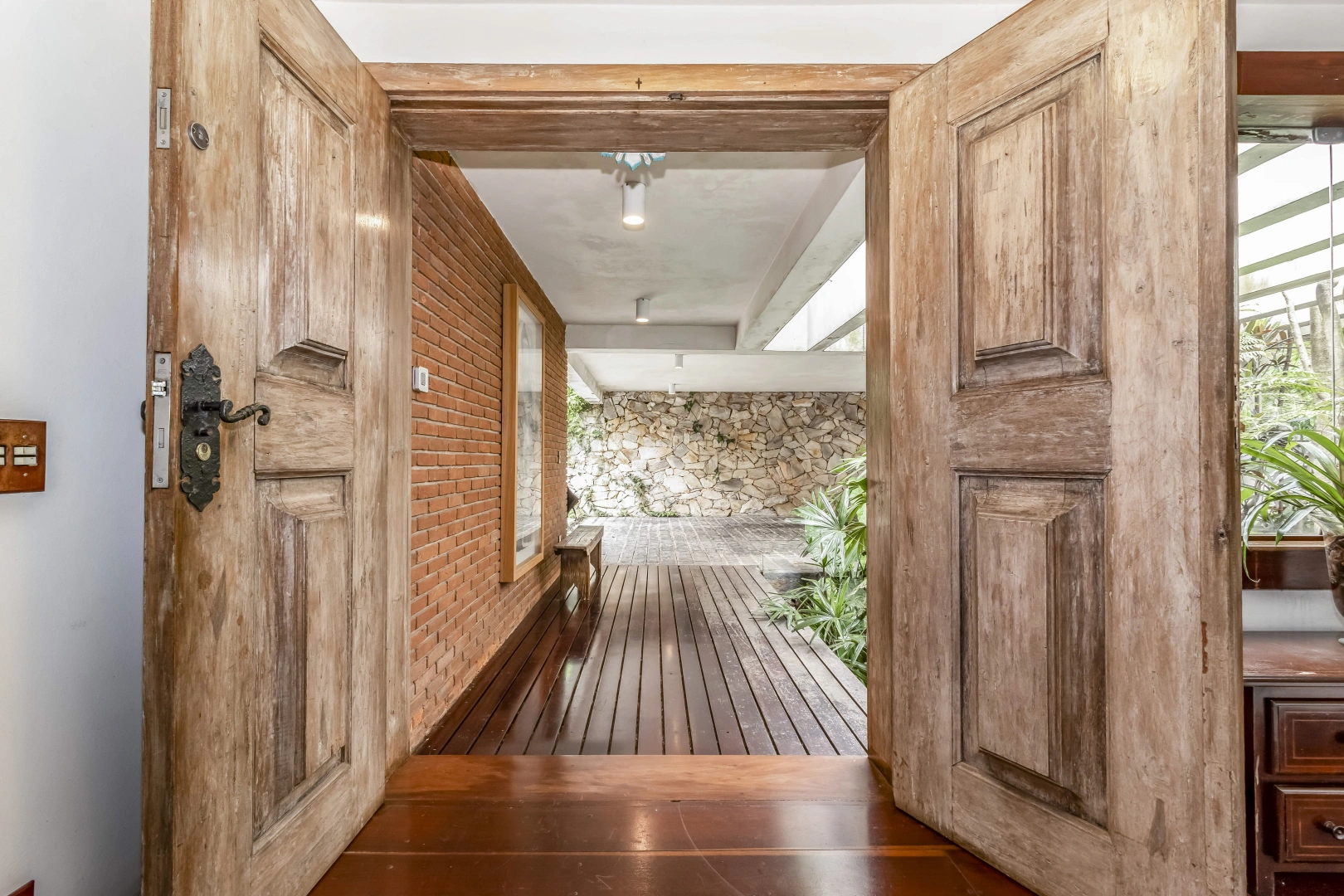 Casa com vista para o verde em rua fechada - Imagem 10