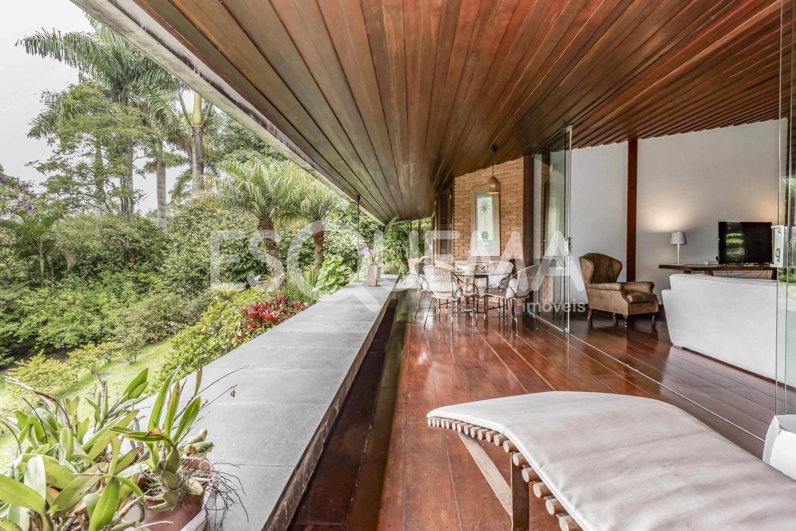 Casa com vista para o verde em rua fechada - Imagem 11
