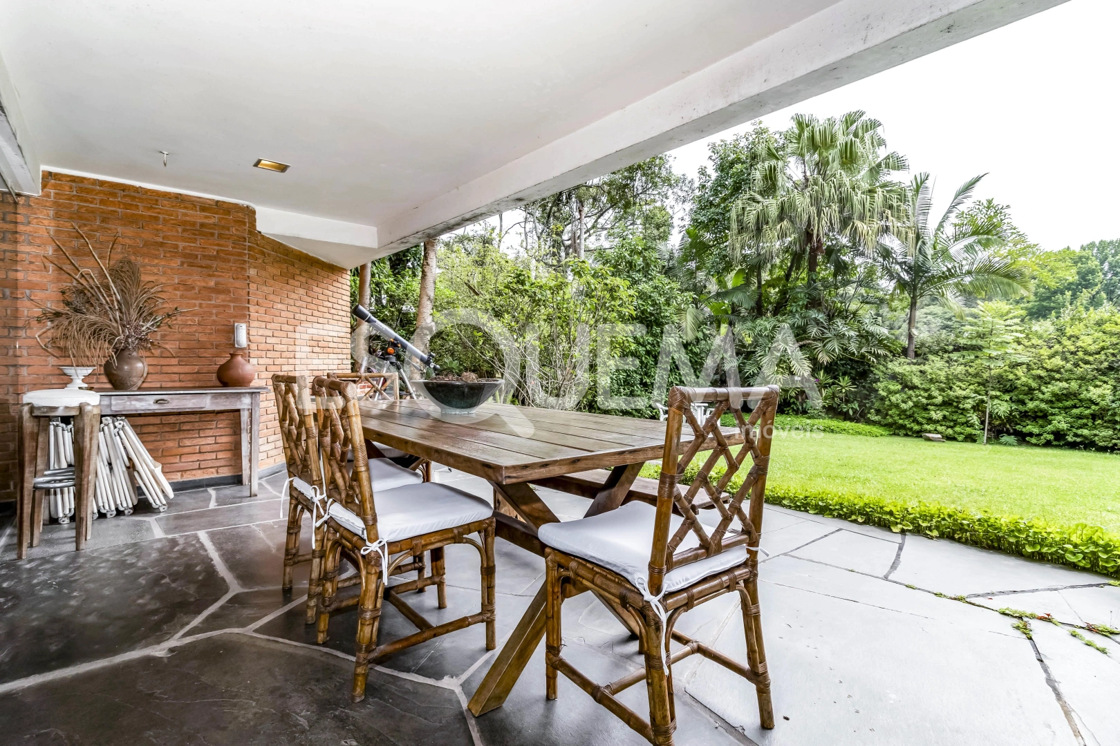 Casa com vista para o verde em rua fechada - Imagem 2