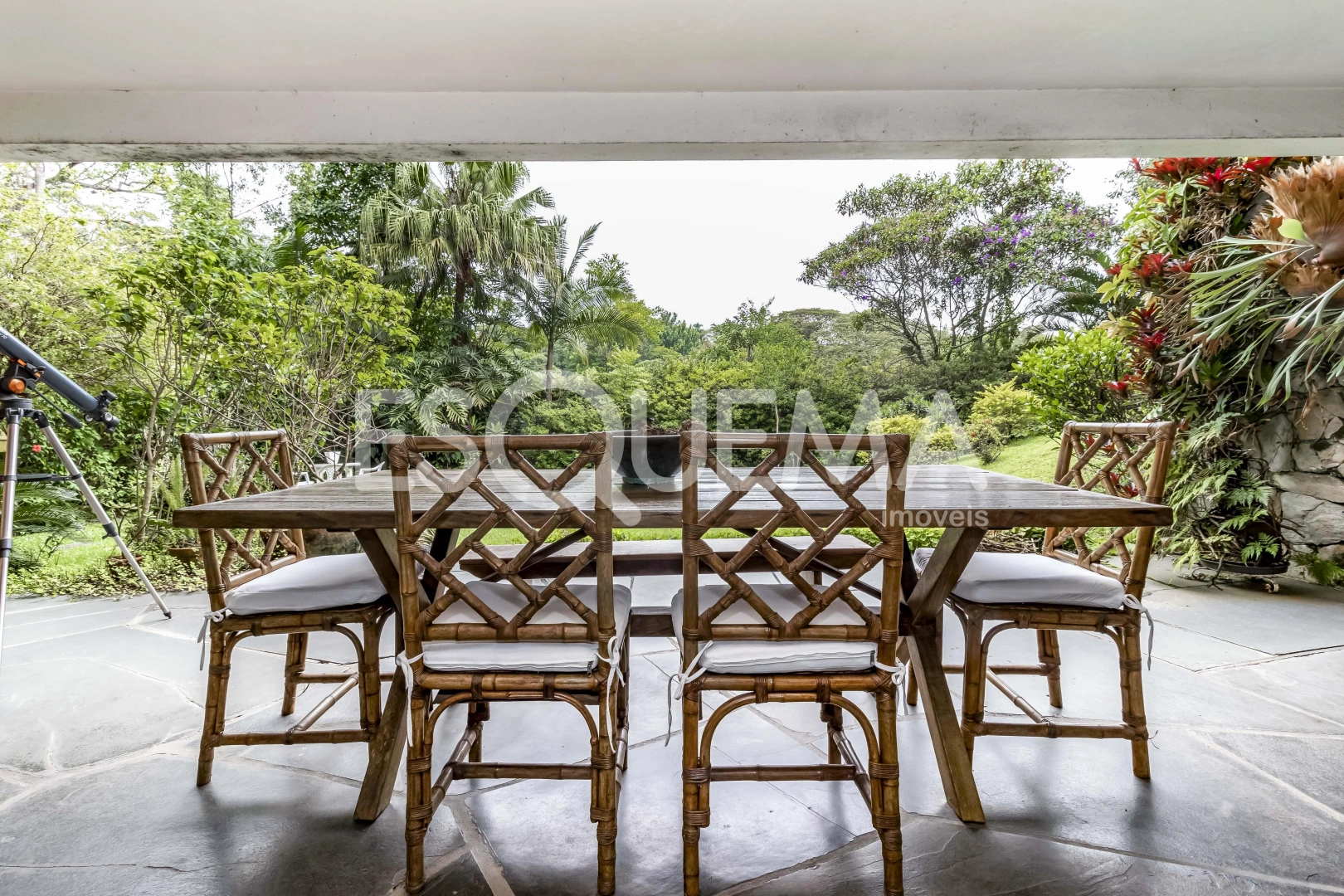 Casa com vista para o verde em rua fechada - Imagem 3