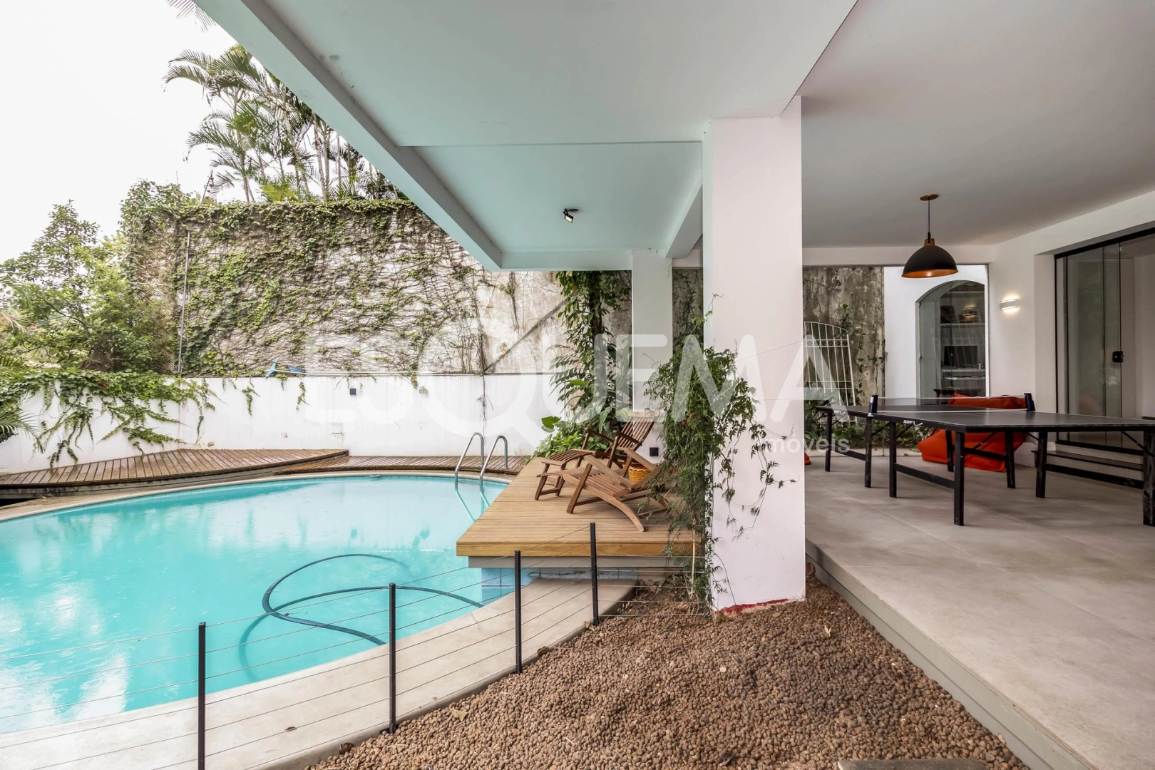 Casa reformada com vista privilegiada - Imagem 3