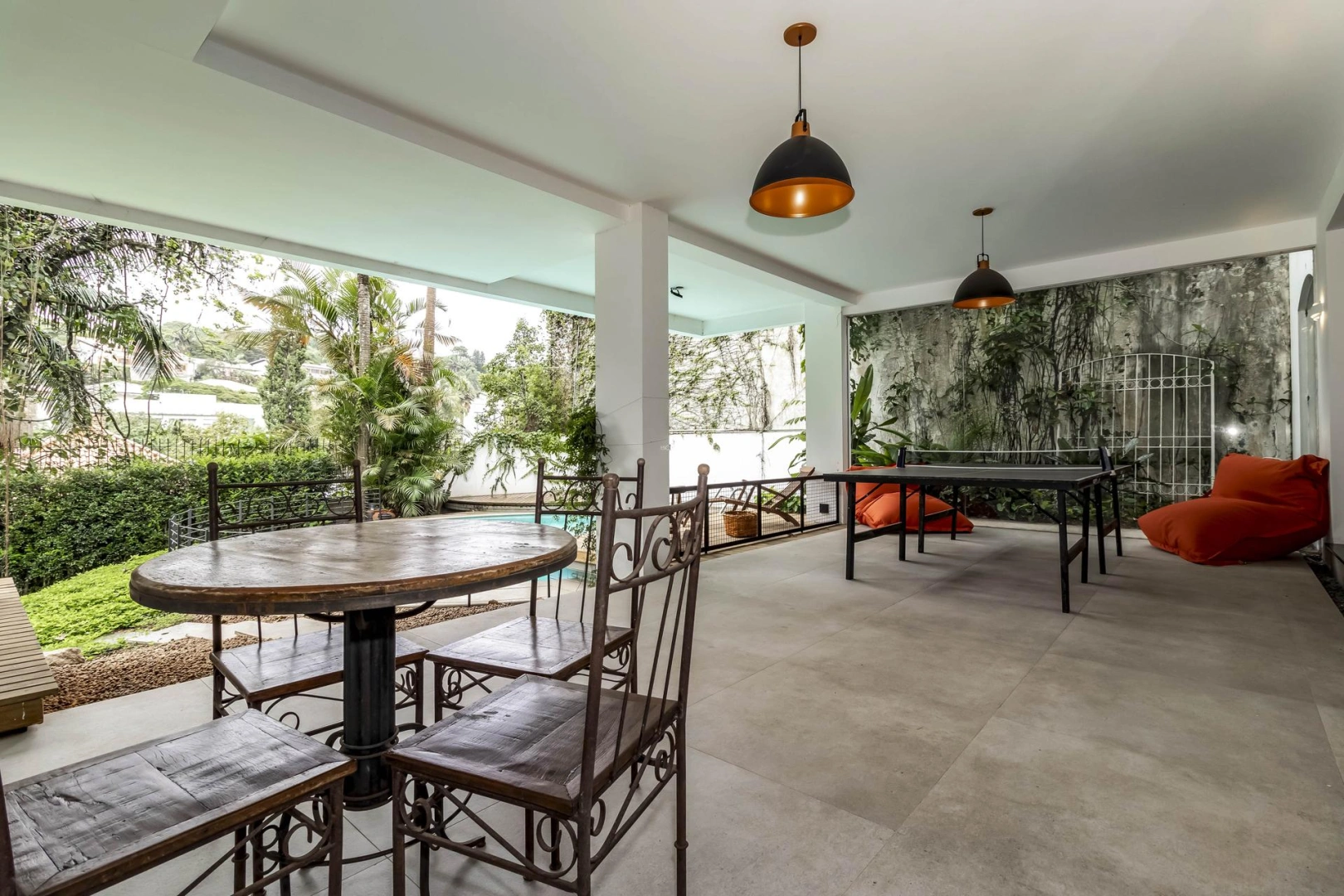 Casa reformada com vista privilegiada - Imagem 4
