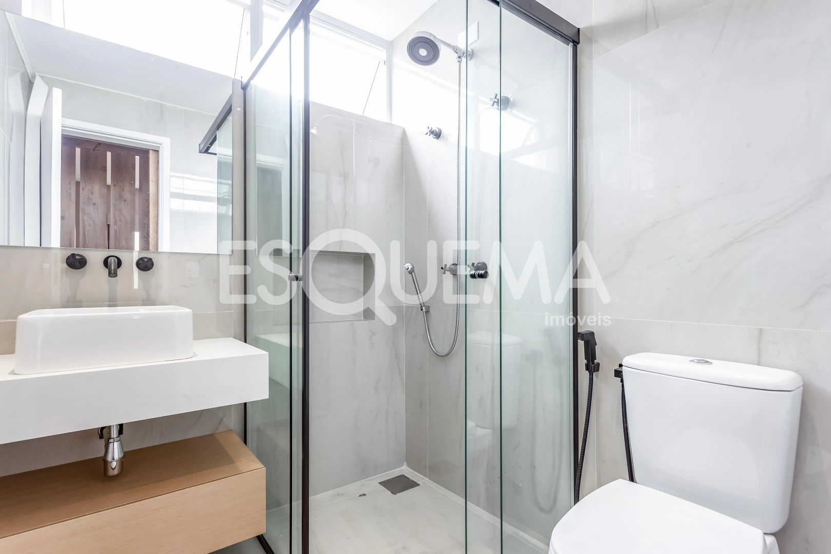 Apartamento amplo e moderno - Imagem 12