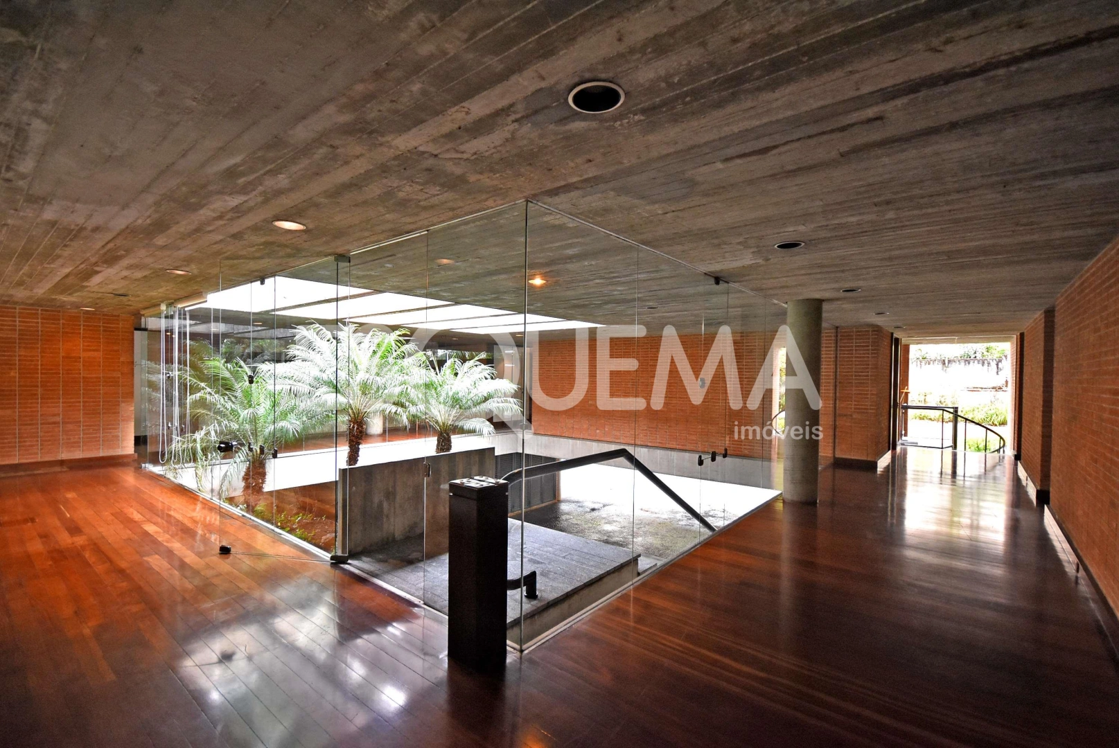 Casa em localização nobre - Imagem 13