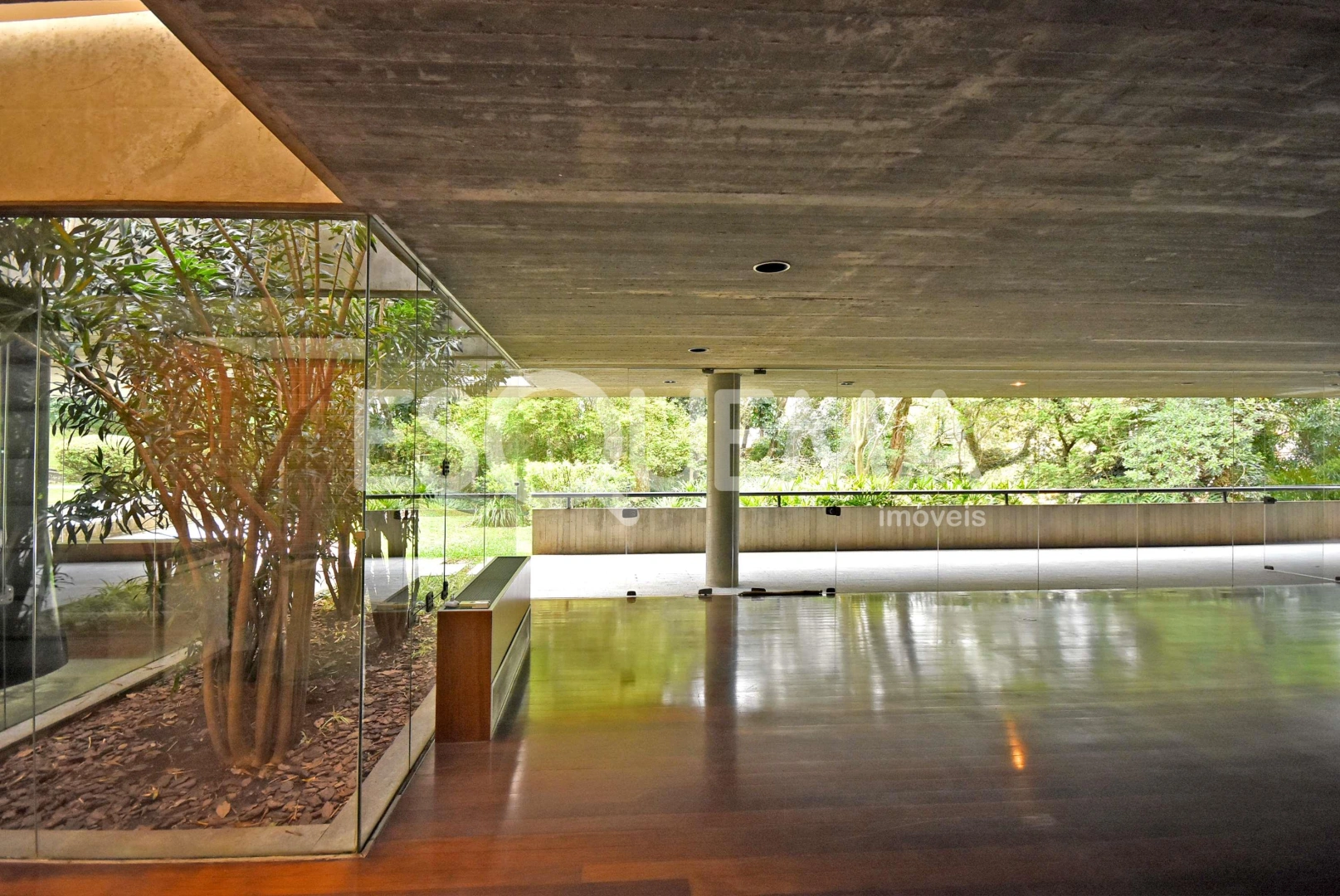Casa em localização nobre - Imagem 2