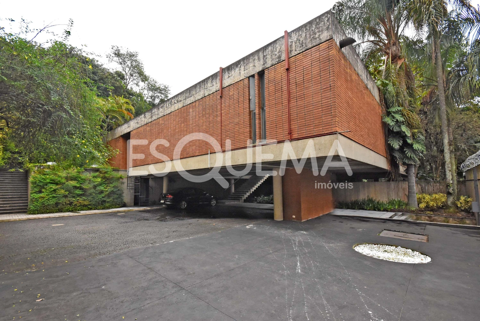 Casa em localização nobre - Imagem 3