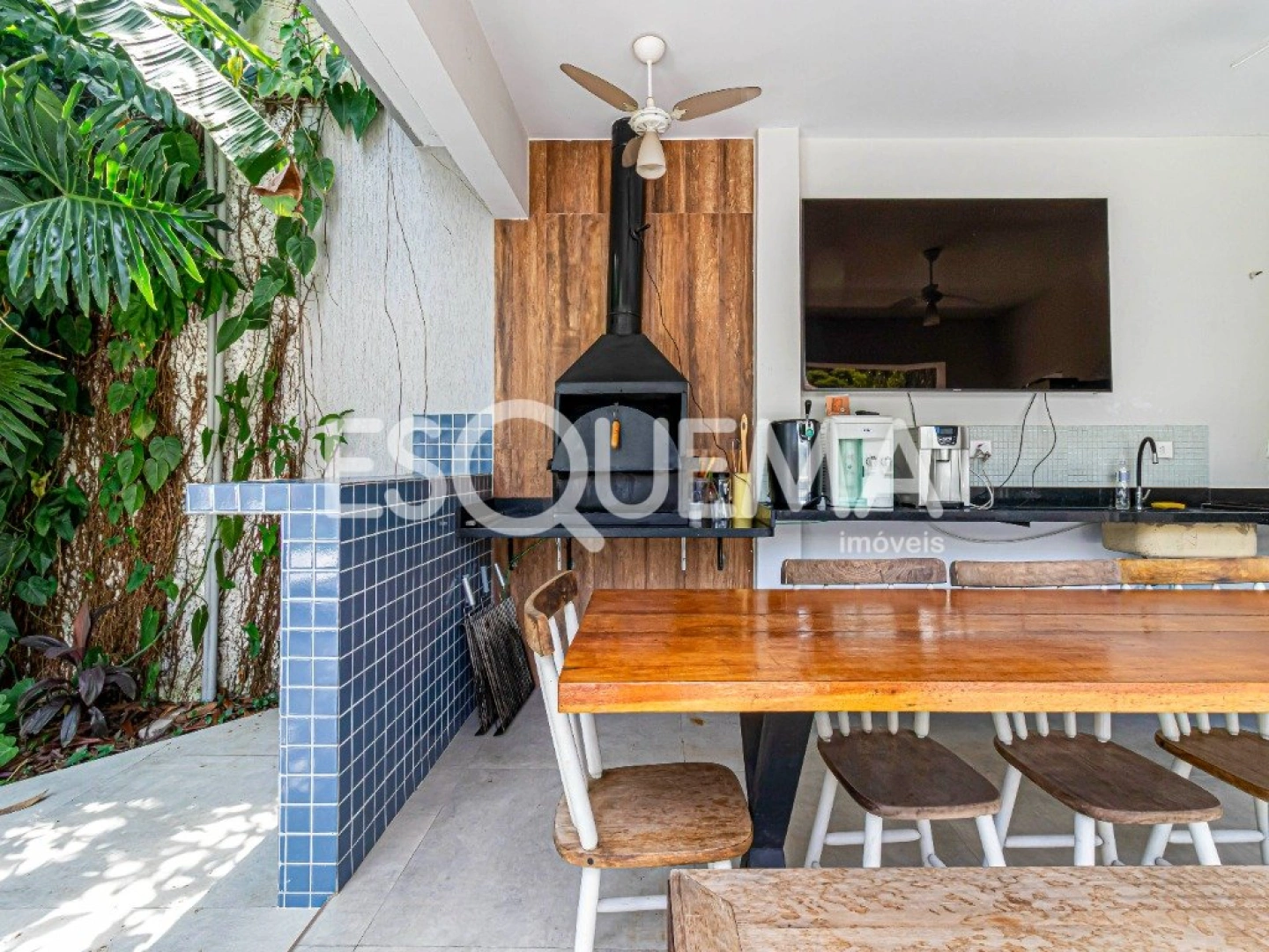 Casa contemporânea reformada com lazer completo e segurança - Imagem 13