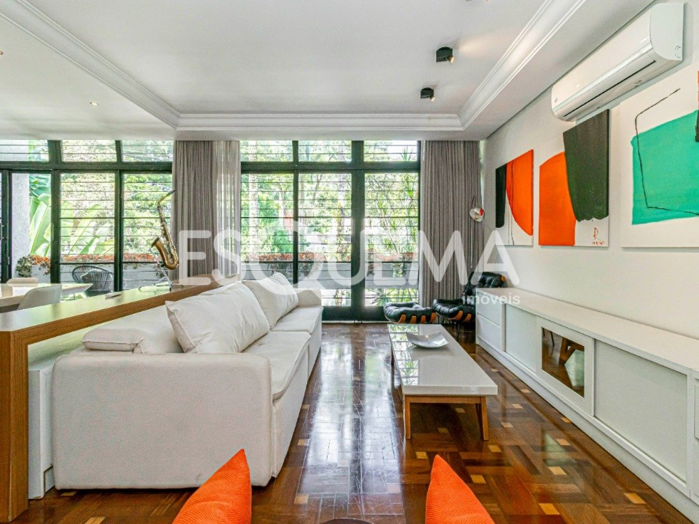 Casa contemporânea reformada com lazer completo e segurança - Imagem 3