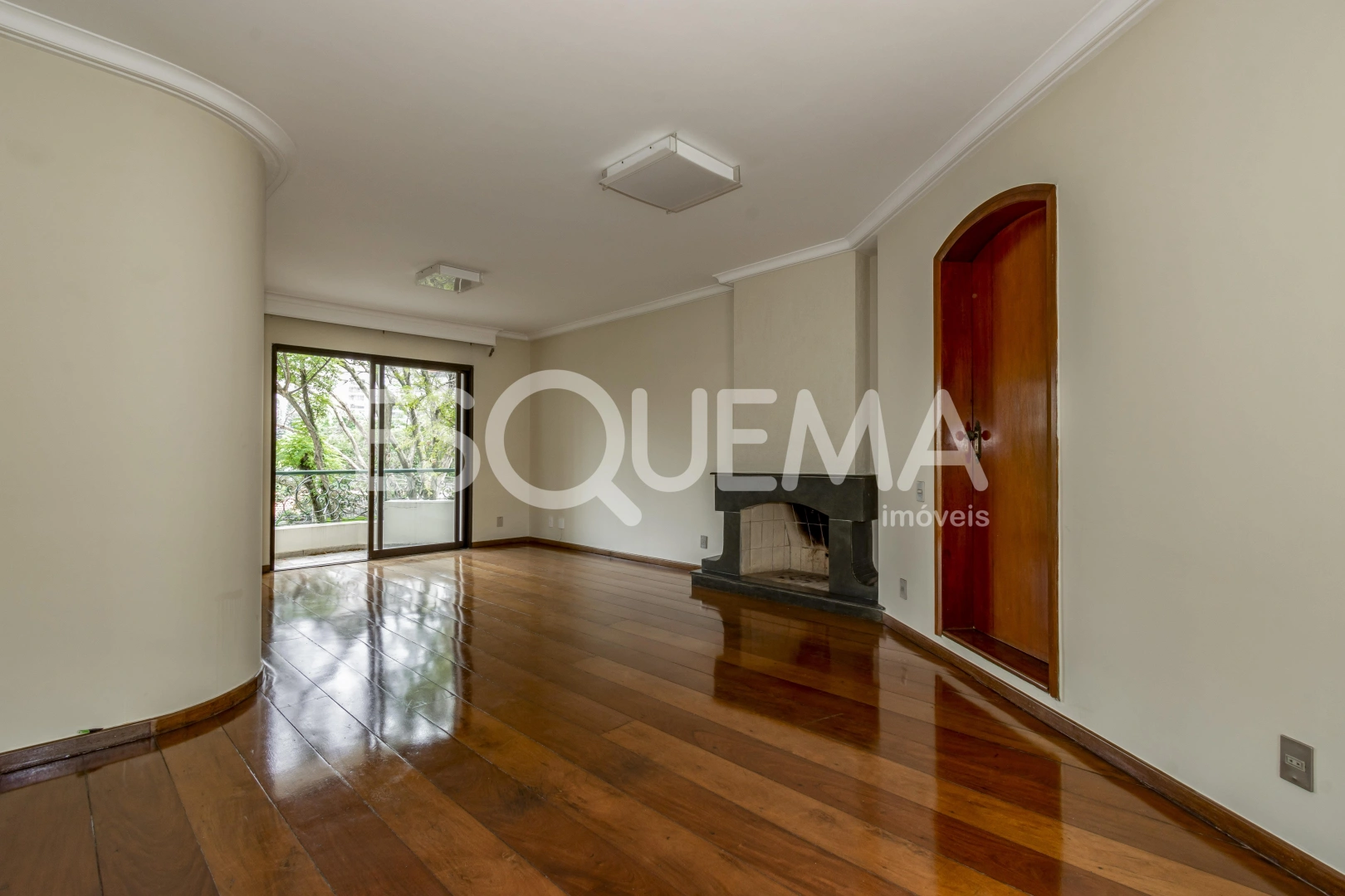 Apartamento amplo e iluminado em localização privilegiada - Imagem 1