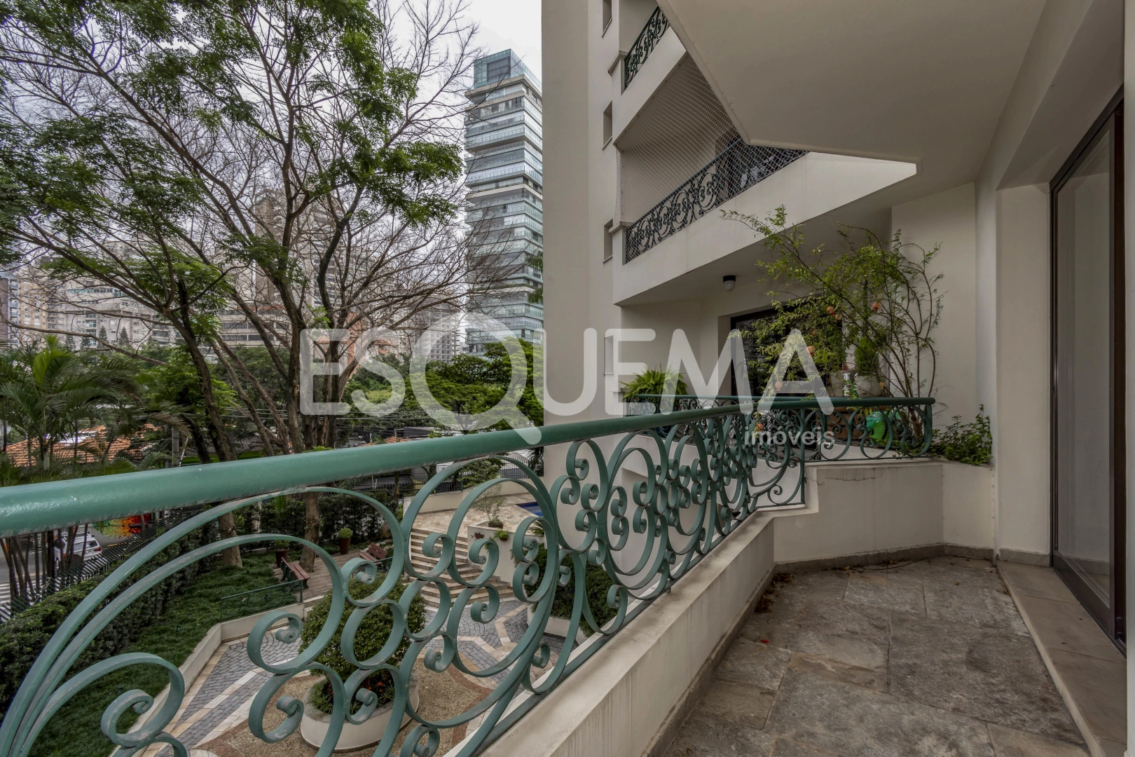 Apartamento amplo e iluminado em localização privilegiada - Imagem 4