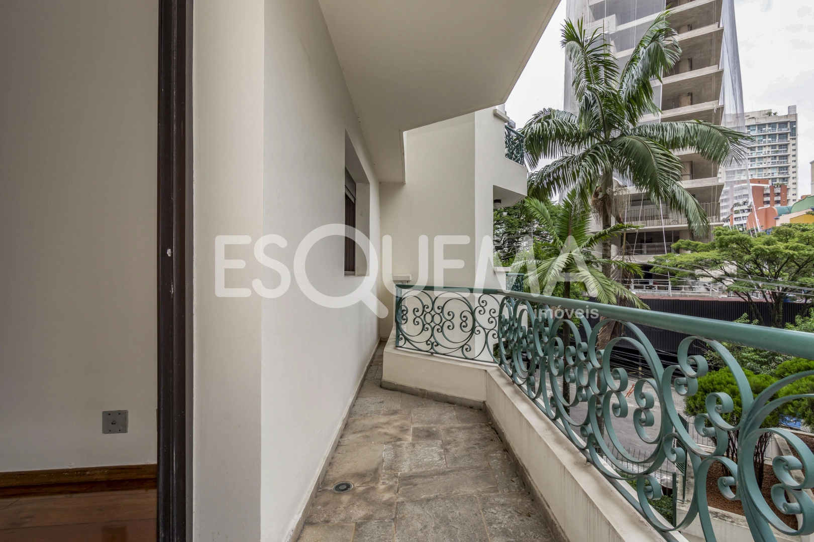 Apartamento amplo e iluminado em localização privilegiada - Imagem 5