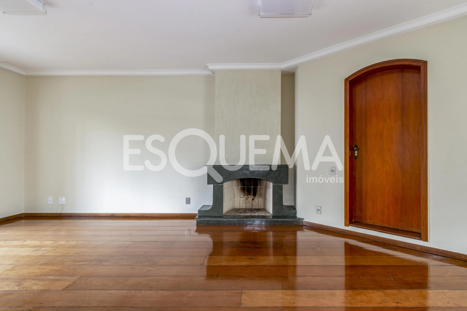 Apartamento amplo e iluminado em localização privilegiada - Imagem 8