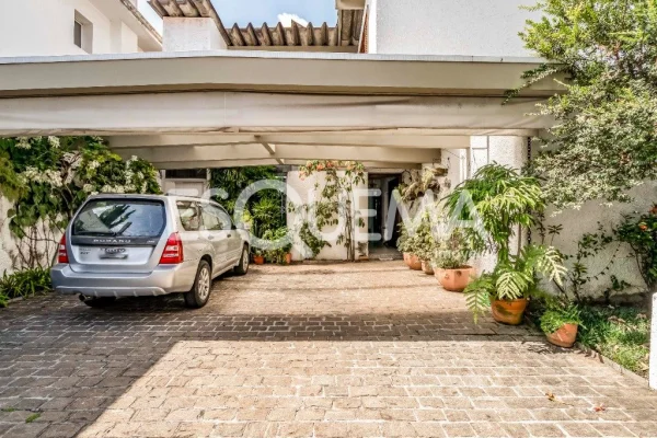 Casa para reforma em localização privilegiada no Jardim Europa
