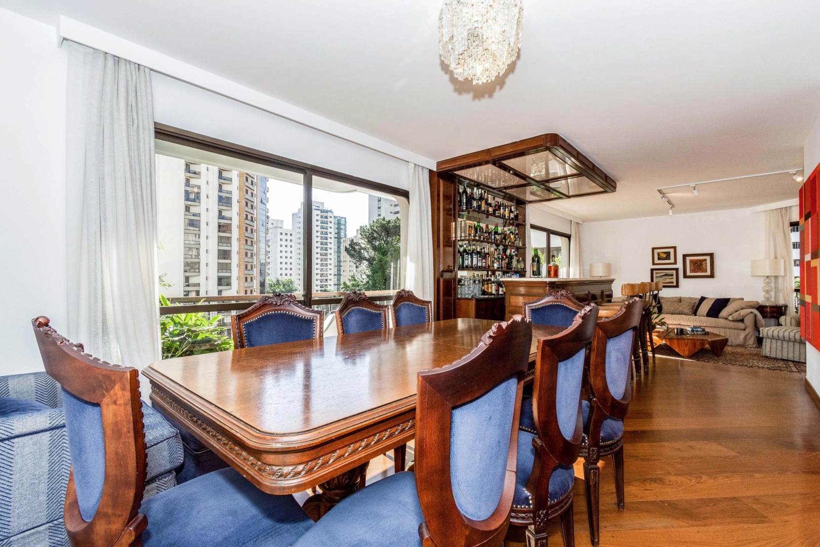 Apartamento recém-reformado com planta espaçosa - Imagem 10