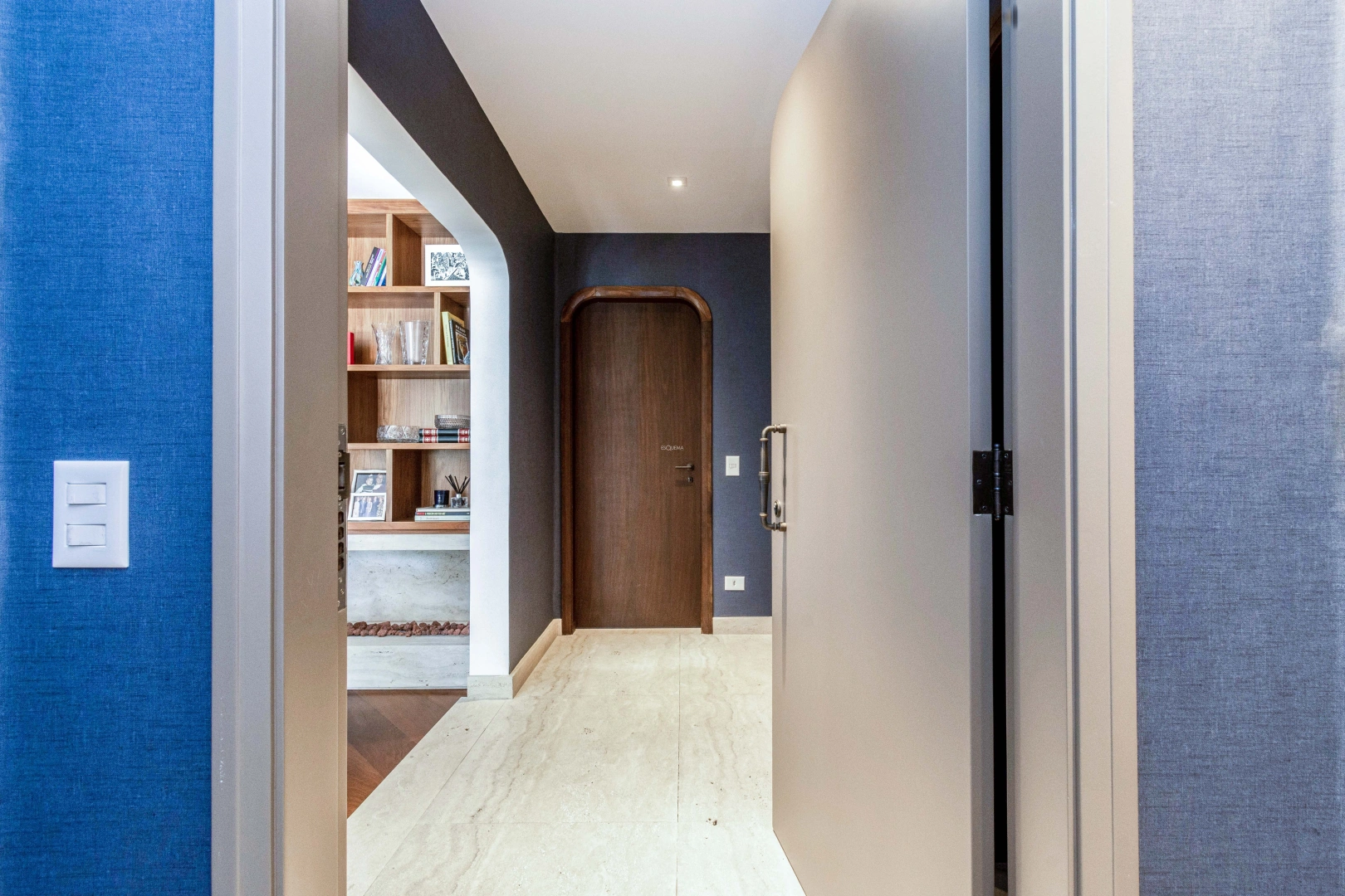 Apartamento recém-reformado com planta espaçosa - Imagem 13