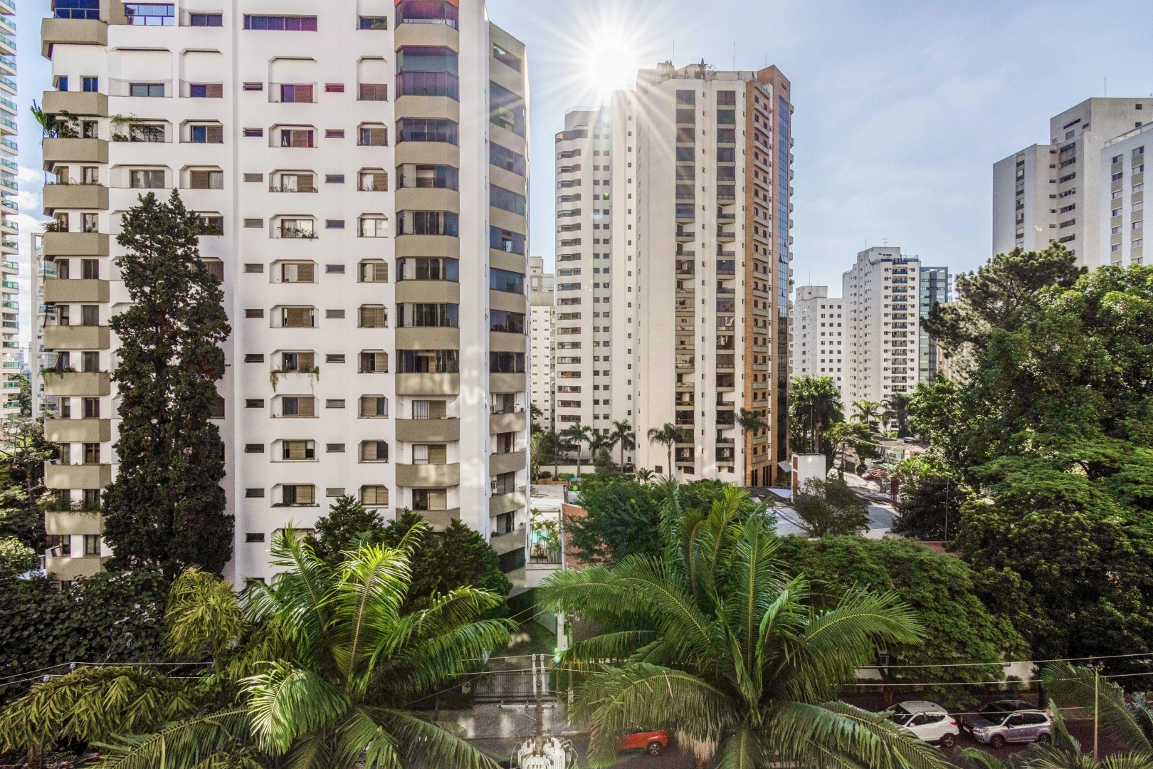 Apartamento recém-reformado com planta espaçosa - Imagem 3