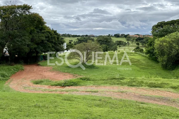 Amplo terreno com título da Praia da Gama