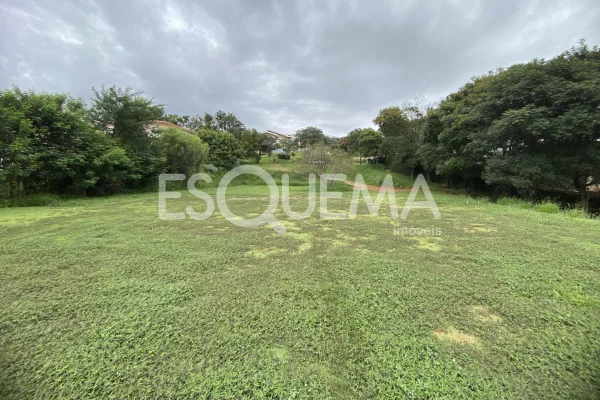 Amplo terreno com título da Praia da Gama