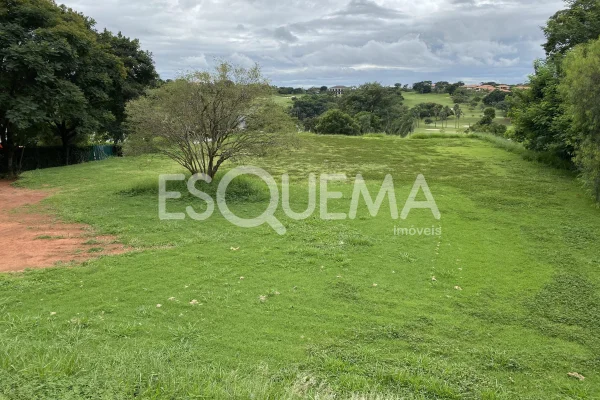 Amplo terreno com título da Praia da Gama