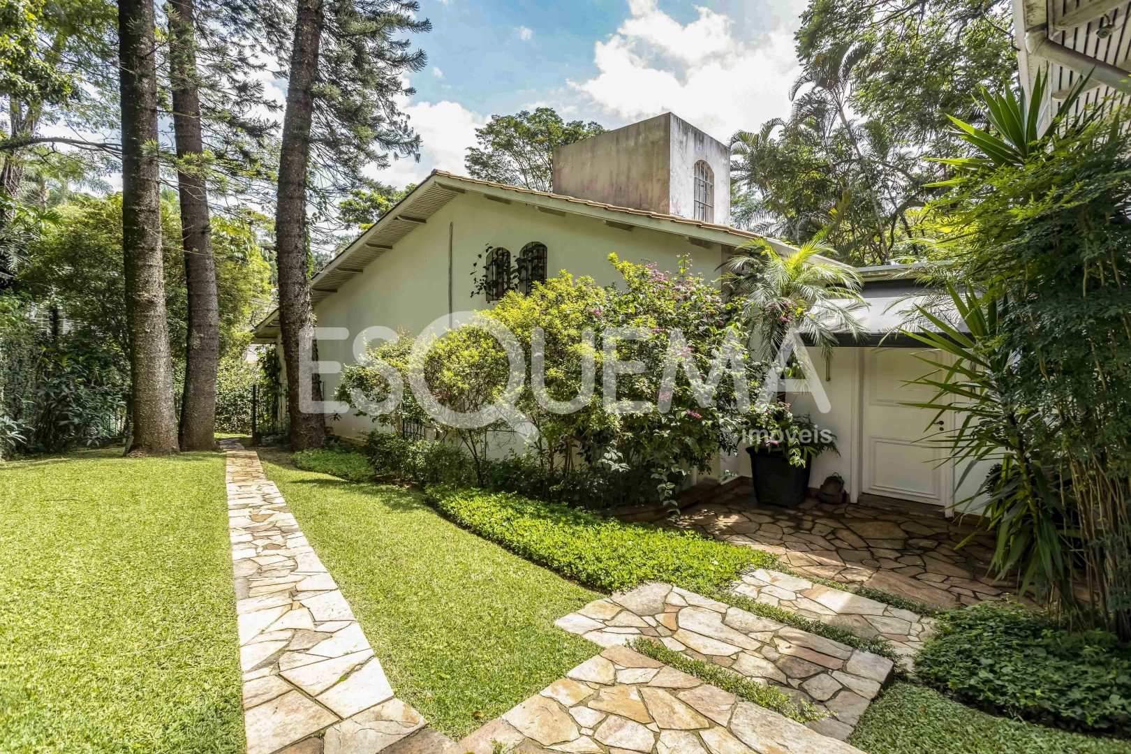Casa em rua tranquila no Jardim Guedala - Imagem 1