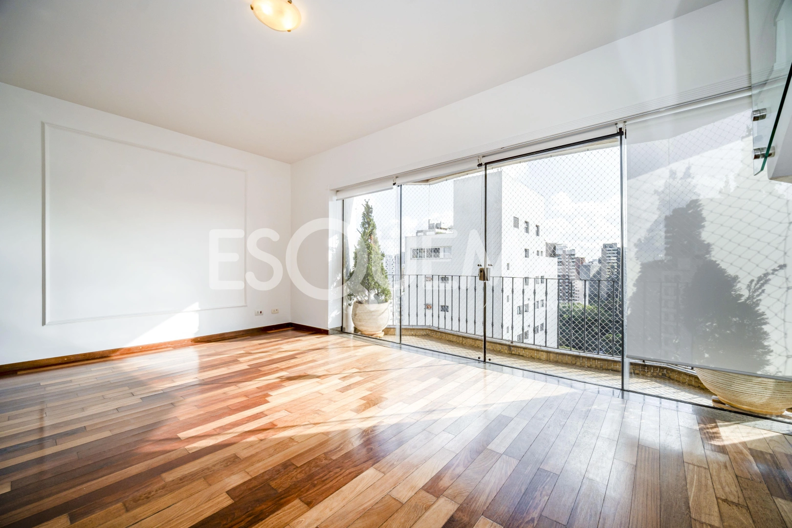 Cobertura duplex próxima à Praça Pereira Coutinho - Imagem 12