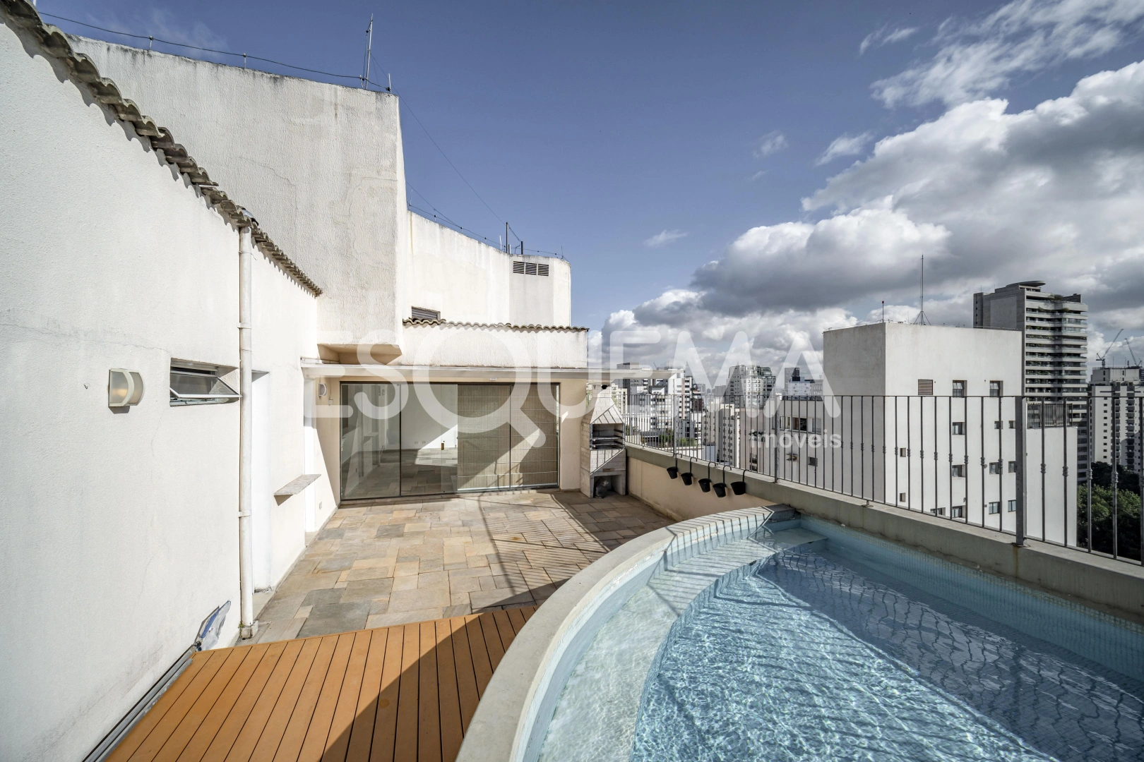 Cobertura duplex próxima à Praça Pereira Coutinho - Imagem 2