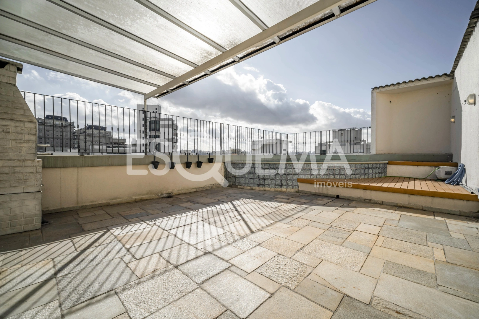 Cobertura duplex próxima à Praça Pereira Coutinho - Imagem 3