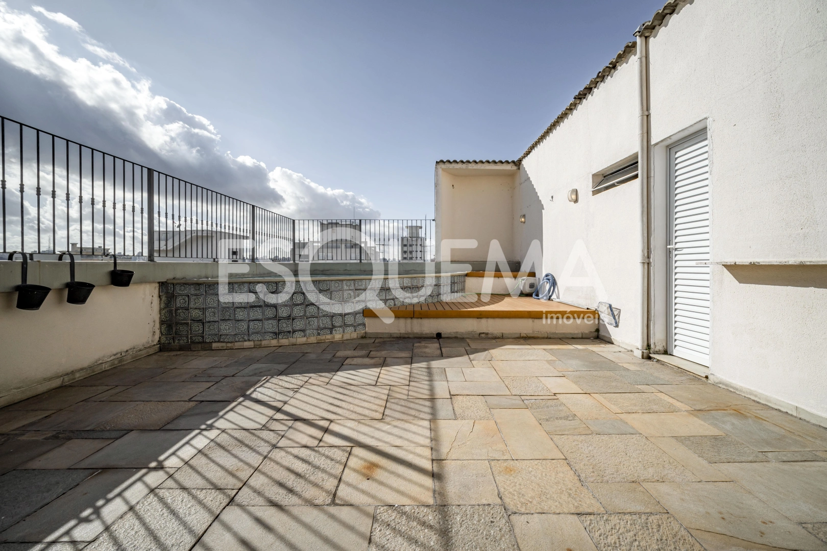 Cobertura duplex próxima à Praça Pereira Coutinho - Imagem 4