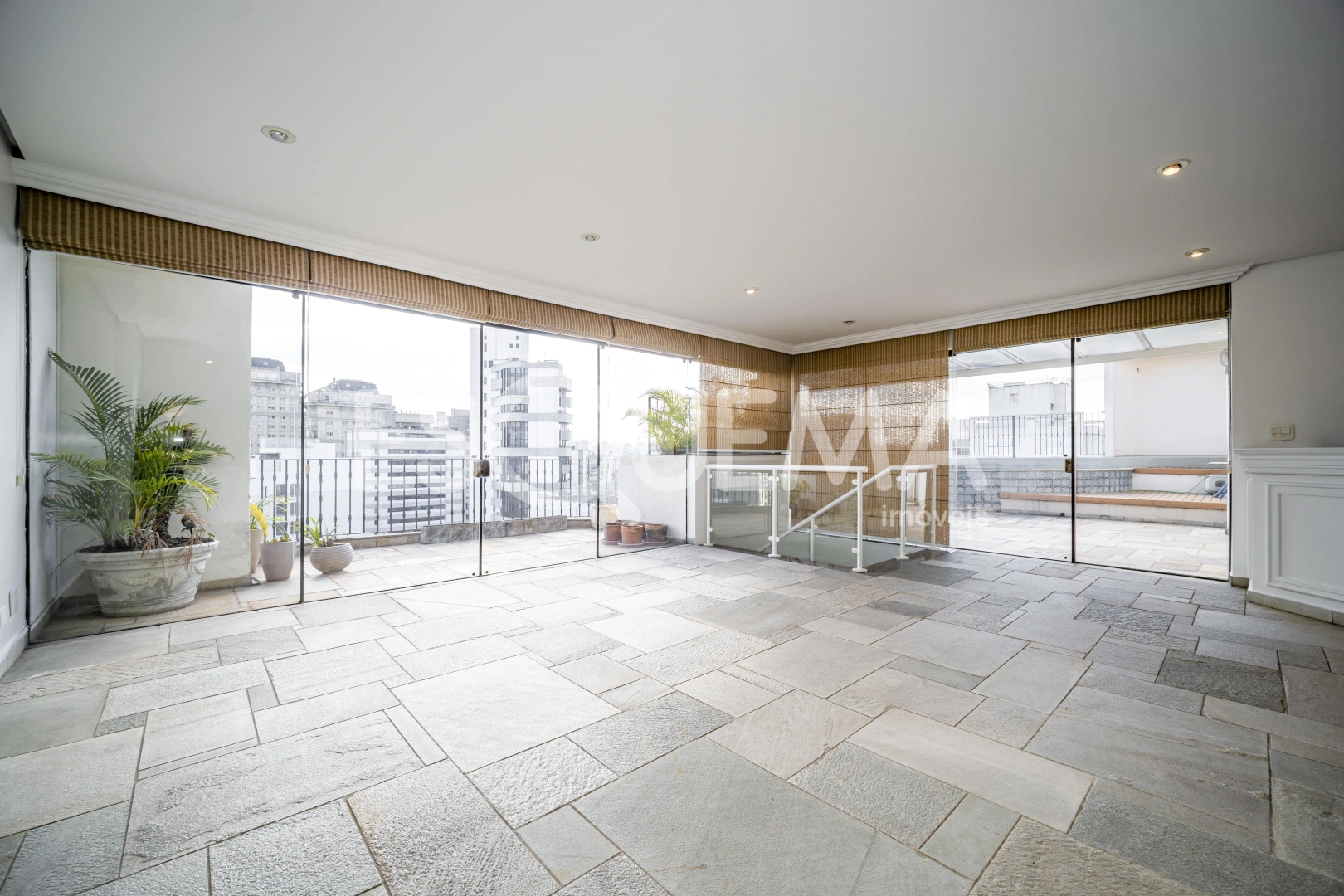 Cobertura duplex próxima à Praça Pereira Coutinho - Imagem 6