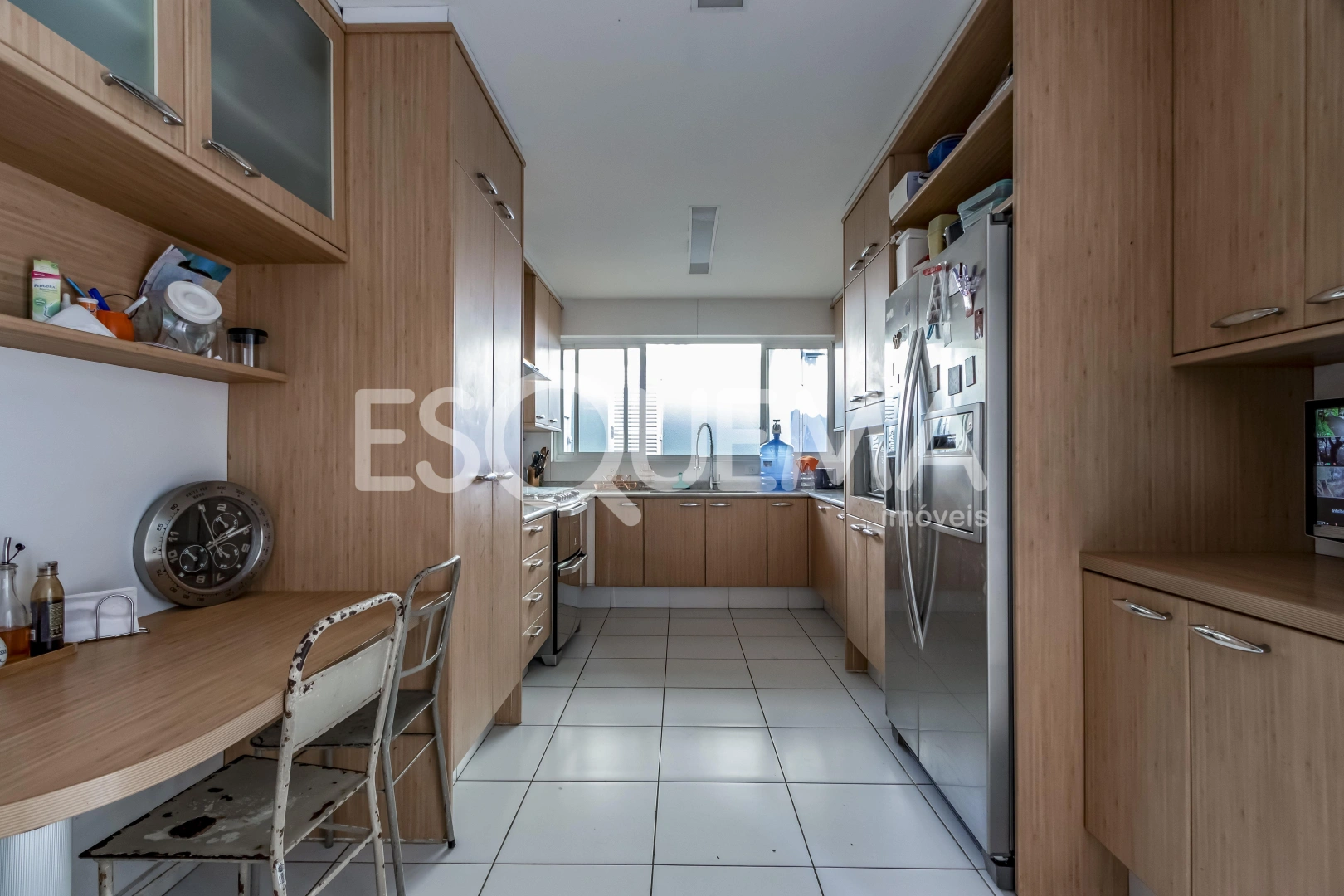 Casa térrea, com projeto moderno e localização privilegiada - Imagem 11