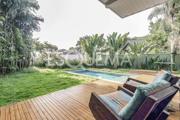 Casa térrea, com projeto moderno e localização privilegiada