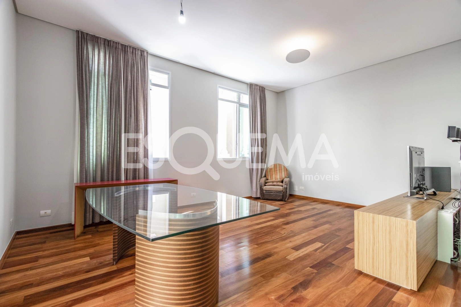 Casa em condomínio com ótima localização - Imagem 8