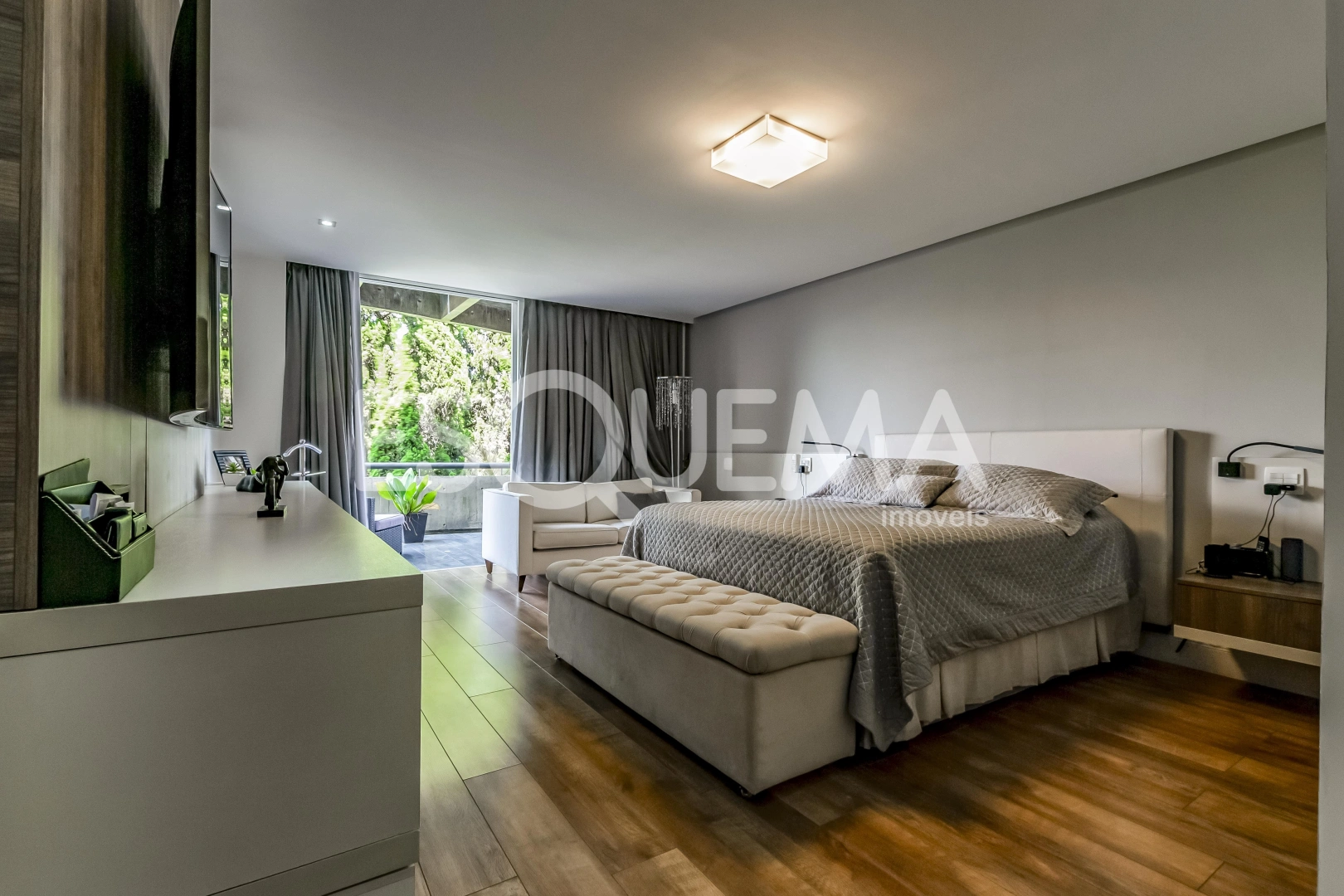 Casa de condomínio com arquitetura contemporânea - Imagem 10