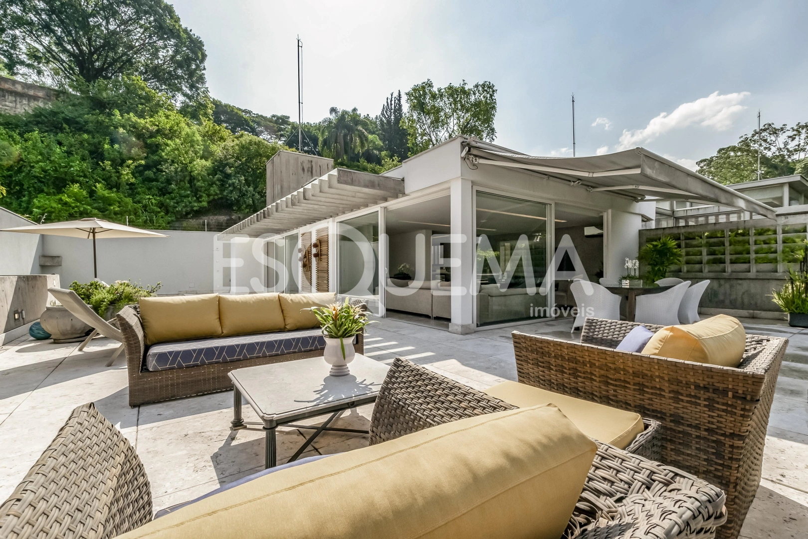 Casa de condomínio com arquitetura contemporânea - Imagem 1