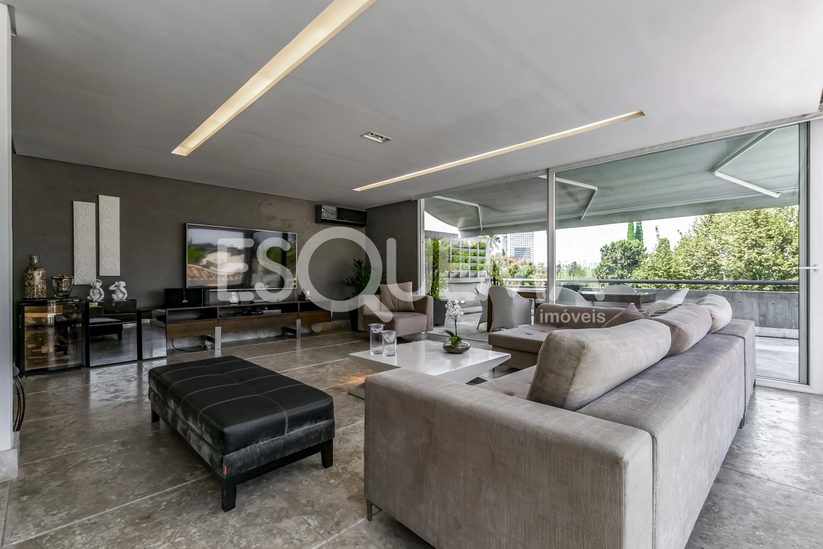 Casa de condomínio com arquitetura contemporânea - Imagem 8
