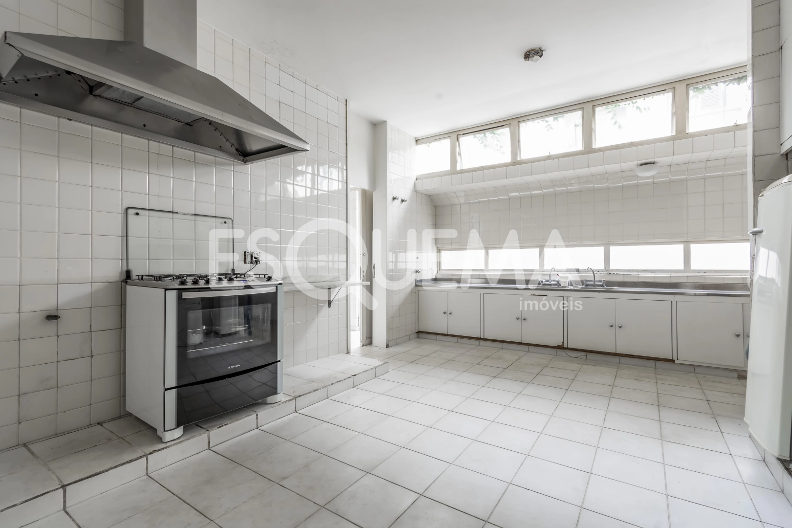 Casa para reforma em ótima localização - Imagem 13