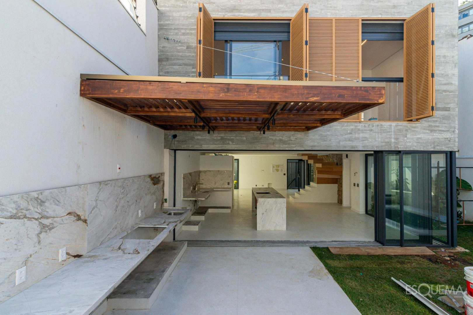 Casa nova, recém-construída próxima ao Parque Ibirapuera - Imagem 1