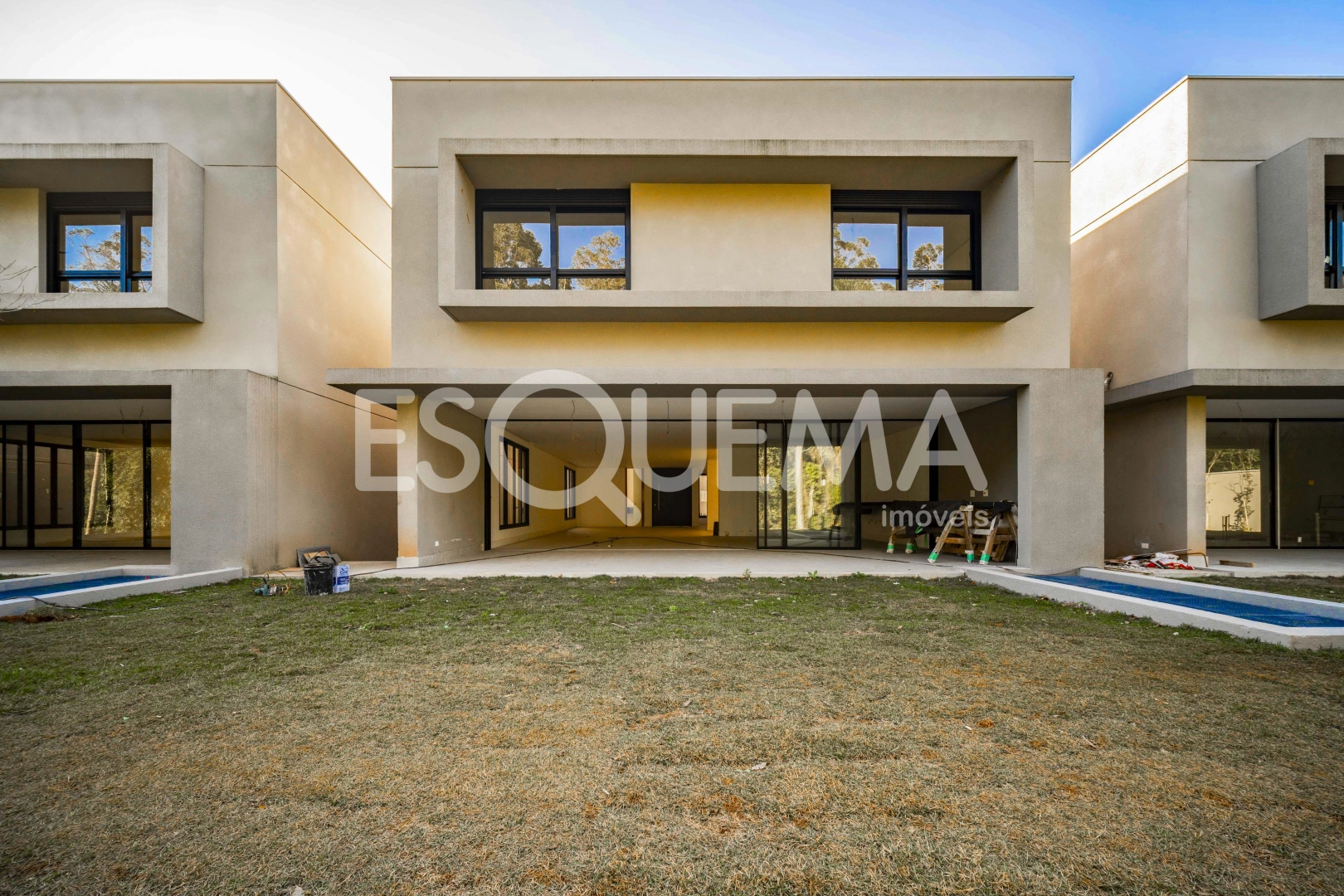 Casa em condomínio fechado com ótima localização - Imagem 1