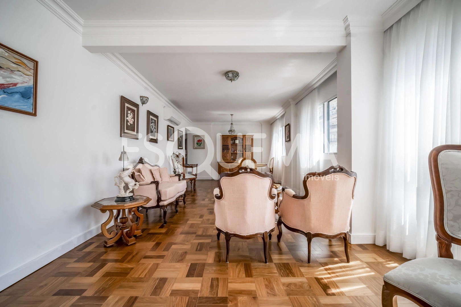 Apartamento amplo e reformado - Imagem 2